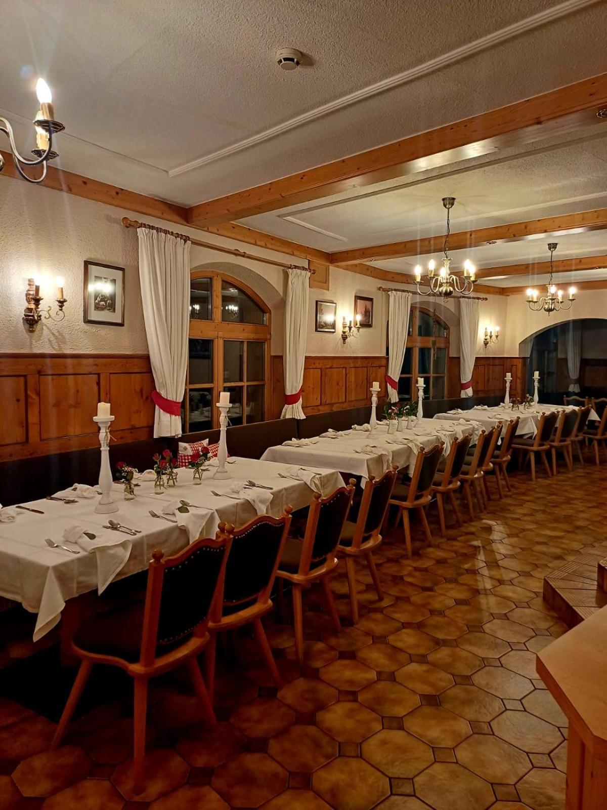 Hotel Restaurant Liesele Sonne Sankt Leonhard im Pitztal Bagian luar foto